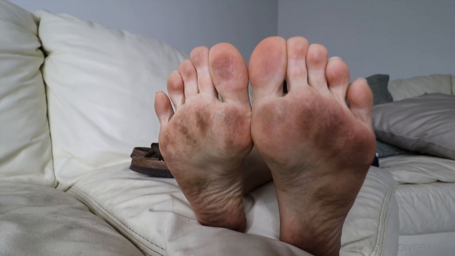 Ivory Soles - The No Dignity Foot Slut
